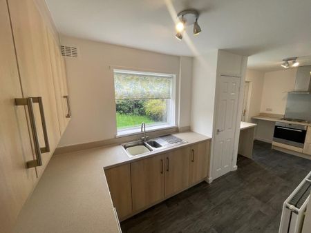 2 bedroom semi-detached house to rent - Photo 5