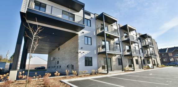 Grand 4 1/2 Neuf Avec Bureau - Photo 2