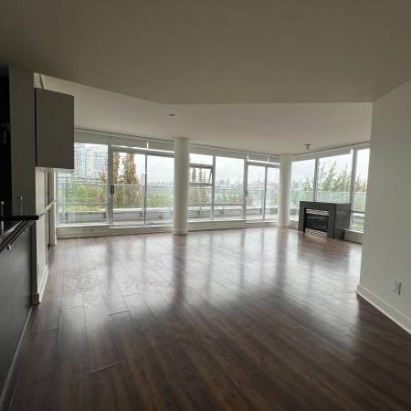 Amazing 2 Bed, 2 Bath, Large Balcony, Den, 2 Parking Stalls - Photo 3