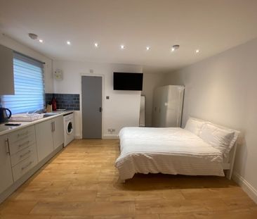 Studio Flat, Eastern Avenue, IG2 - Photo 3