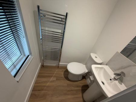 3 bedroom semi-detached house to rent - Photo 5