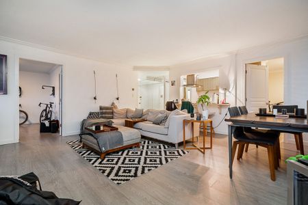 Spacious 3 Bedroom at Plaza del Mar with Sweeping English Bay Views – Unit 701 - Photo 3