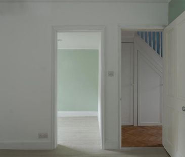 2 bedroom semi-detached house to rent - Photo 6