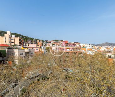 Ático de alquiler en Plaça Catalana, El Guinardó - Photo 2