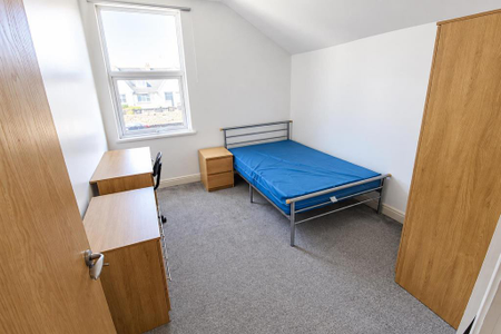6 bedroom private hall to rent - Photo 2