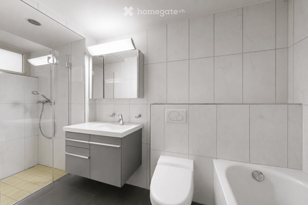 Stilvolle 3.5-Zimmerwohnung mit Balkon und Einstellhallenplatz - Foto 3
