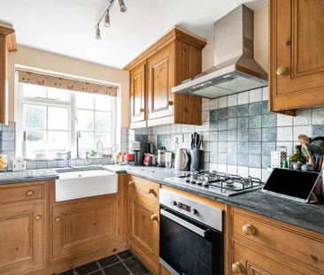 2 bedroom end of terrace house to rent - Photo 4