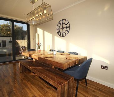 3 Bedroom House - Mid Terrace To Let - Photo 5