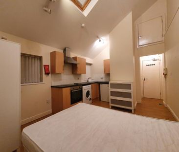Studio to rent - Photo 6