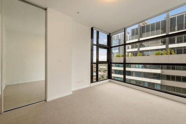 2 Bedroom Apartment with White Goods Included - The Heart of Southbank! - Photo 1