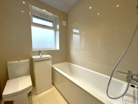 2 bedroom terraced house to rent - Photo 2