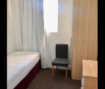 1 Bed Terraced House, Boxmoor Road, HA3 - Photo 2