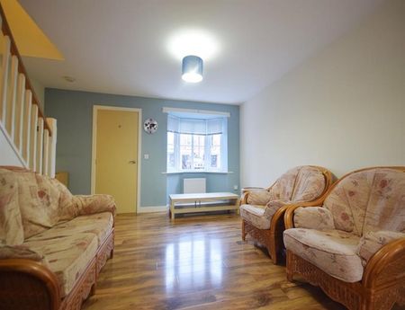 3 Bedroom Semi Detached To Let - Photo 2