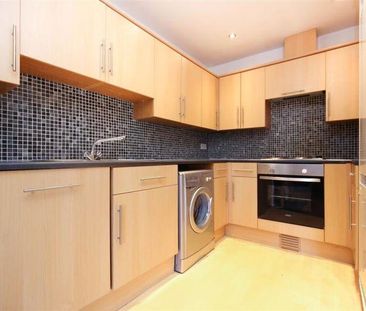 3 bedroom flat to rent - Photo 4