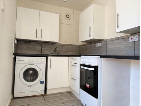 1 bedroom ground floor maisonette to rent - Photo 2
