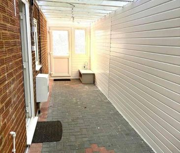 Spearing Road, High Wycombe, HP12 - Photo 3