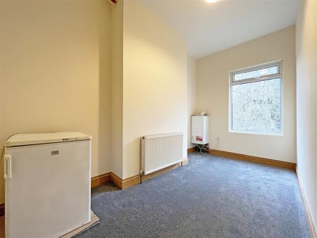 2 bedroom Duplex to rent - Photo 2