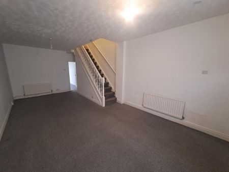 2 bedroom terraced house to rent - Photo 2
