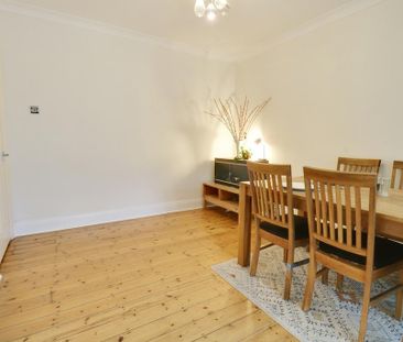 4 bedroom end of terrace house to rent - Photo 4