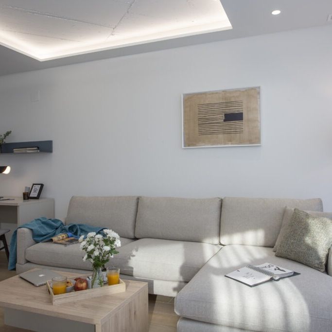 Amplio apartamento de 2 habitaciones en alquiler - Photo 1