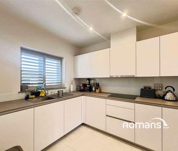 Heatherdene Road, High Wycombe, Buckinghamshire, HP10 - Photo 5