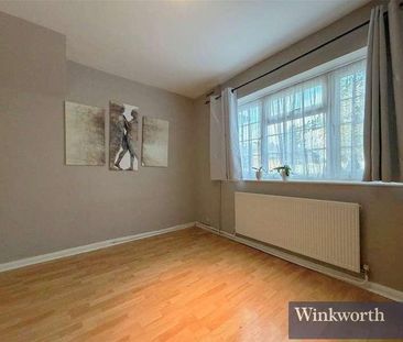 Kempton Avenue, Northolt, UB5 - Photo 4