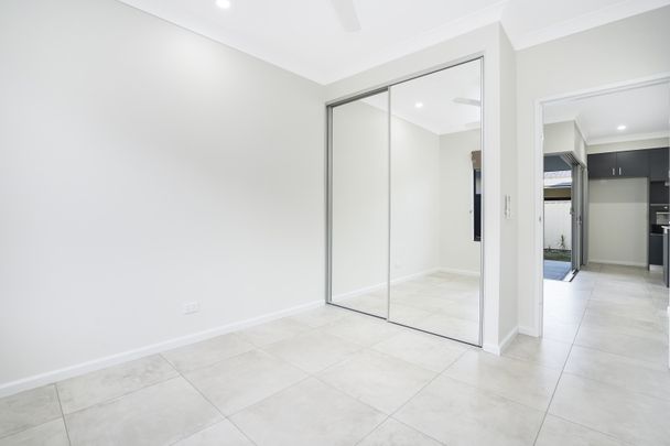 STYLISH AND MODERN FAMILY HOME! - Photo 1