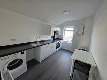 1 bedroom flat to rent - Photo 5