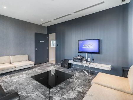 4 Spadina Avenue #715 - Photo 4