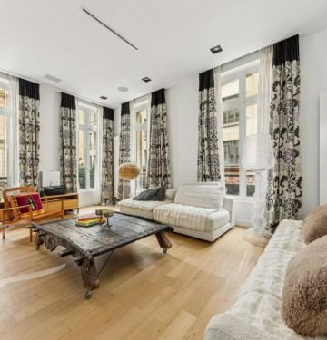 Appartement • Saint Philippe du Roule - Photo 1