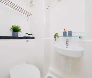 Silver En-Suite - Photo 5