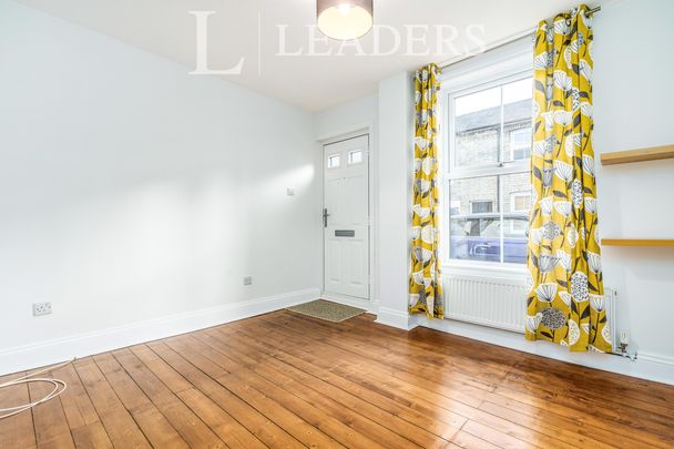 2 bedroom house to rent Alexandra Road, AL1 - Photo 1