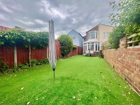 Pitcroft Road, Portsmouth - Photo 4