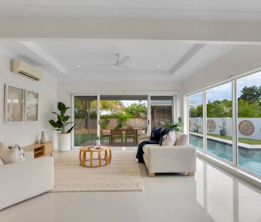 STUNNING FAMILY HOME, IN SOUGHT AFTER LOCATION, WITH A POOL!! - Photo 5