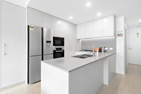 Immaculate & Modern Apartment in Sought After Block - Photo 4