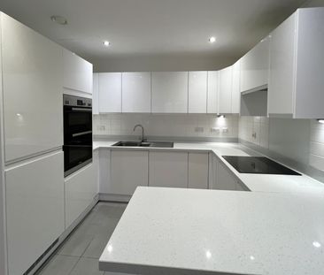 Newchapel House, Addlestone, Surrey, KT15 - Photo 1