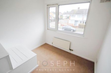 3 bedroom semi-detached house to rent - Photo 3