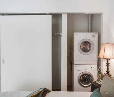 For Lease - 111 Bathurst Street Unit# 408, Toronto, Ontario - Photo 1