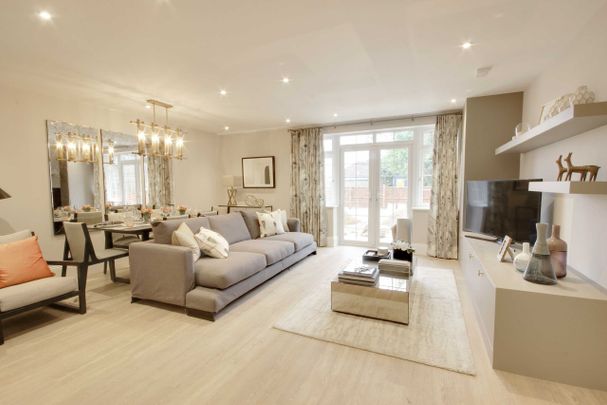 Totteridge Lane, Totteridge - Photo 1