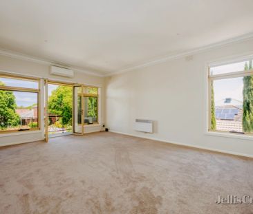 2 Bed, 1 Bath - Photo 2