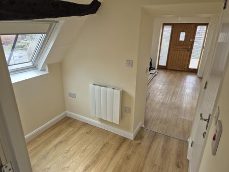 1 bedroom flat to rent - Photo 2