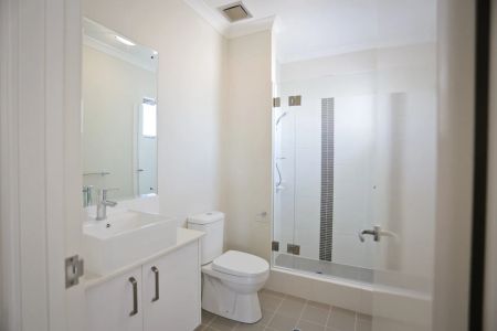 FABULOUS APARTMENT LIVING! - Photo 3