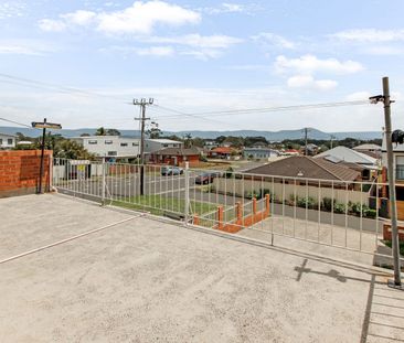 Coastal Convenience - Quiet Top-Floor Living - Photo 4