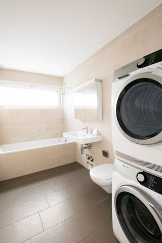 Grand appartement moderne de 5,5 pièces à la gare - idéal comme appartement partagé - Foto 2