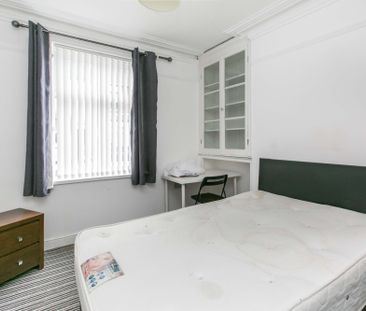 4 bedroom house to rent Brindley Street, Newcastle, ST5 - Photo 2