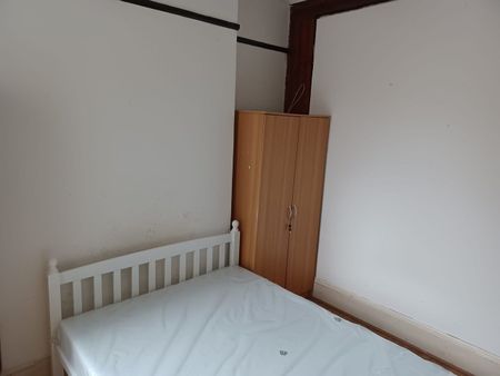 Room in a Shared House, Ham Park Rd, E15 - Photo 4