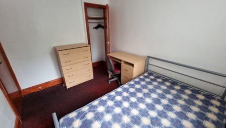 6 bedroom terraced house to rent - Photo 4