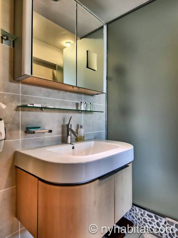 Logement à Paris, Location meublée - Photo 5