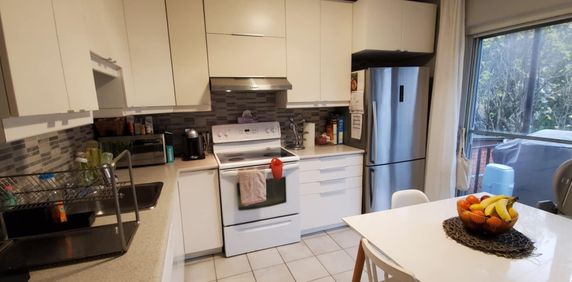 Beau 5 1/2 à Louer À 500 Mètres Du Métro - Photo 2