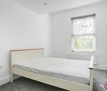 4 bedroom terraced house to rent - Photo 6